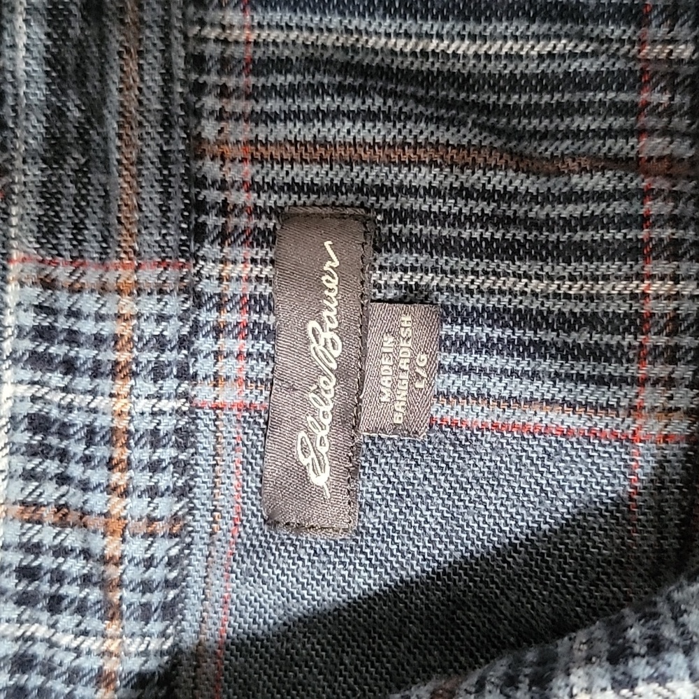 Eddie Bauer Buttondown - image 2